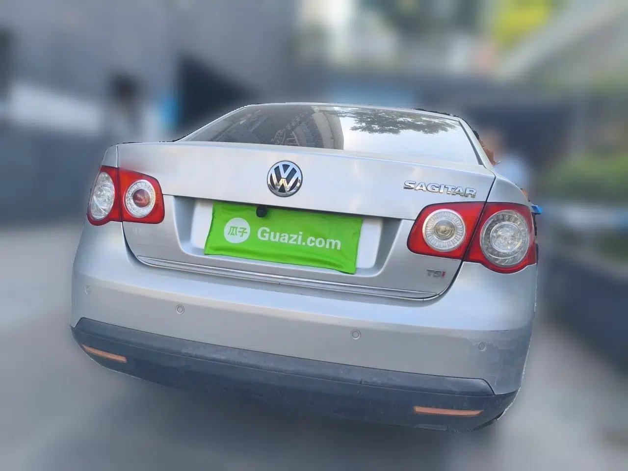 Volkswagen Sagitar 2010 1.4 TSI Automatic Luxury Model — миниатюра 5