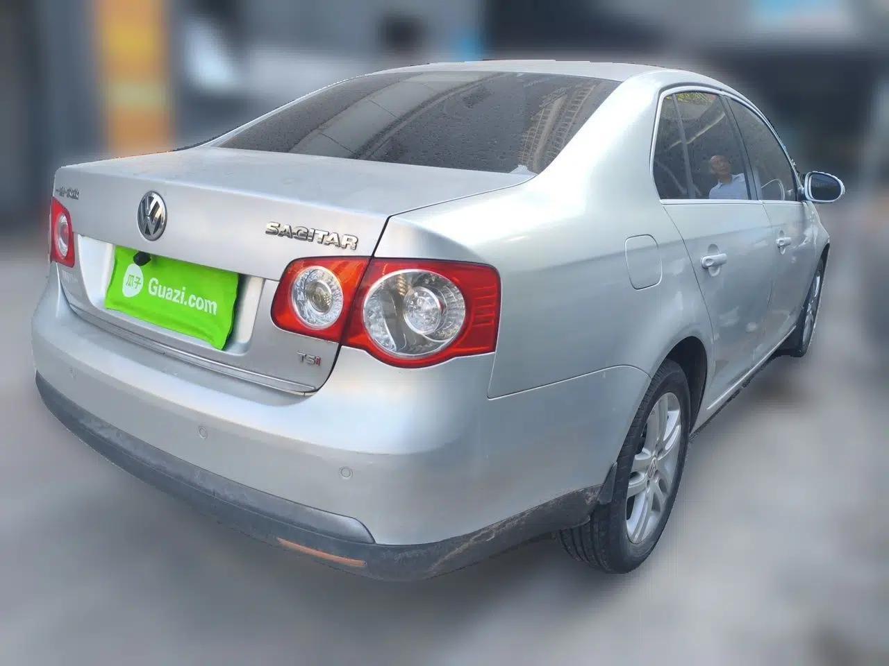 Volkswagen Sagitar 2010 1.4 TSI Automatic Luxury Model — миниатюра 6