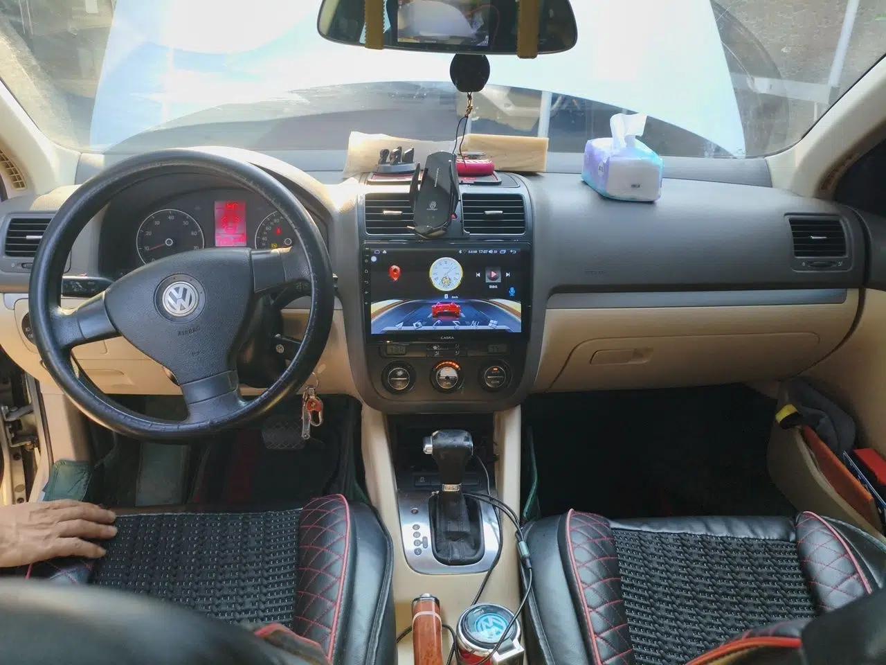 Volkswagen Sagitar 2010 1.4 TSI Automatic Luxury Model — миниатюра 9