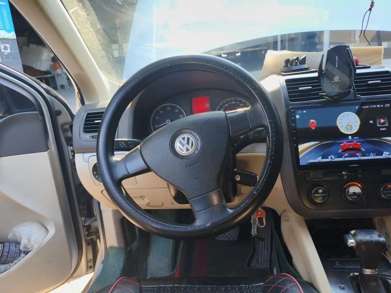 Volkswagen Sagitar 2010 1.4 TSI Automatic Luxury Model — миниатюра 10