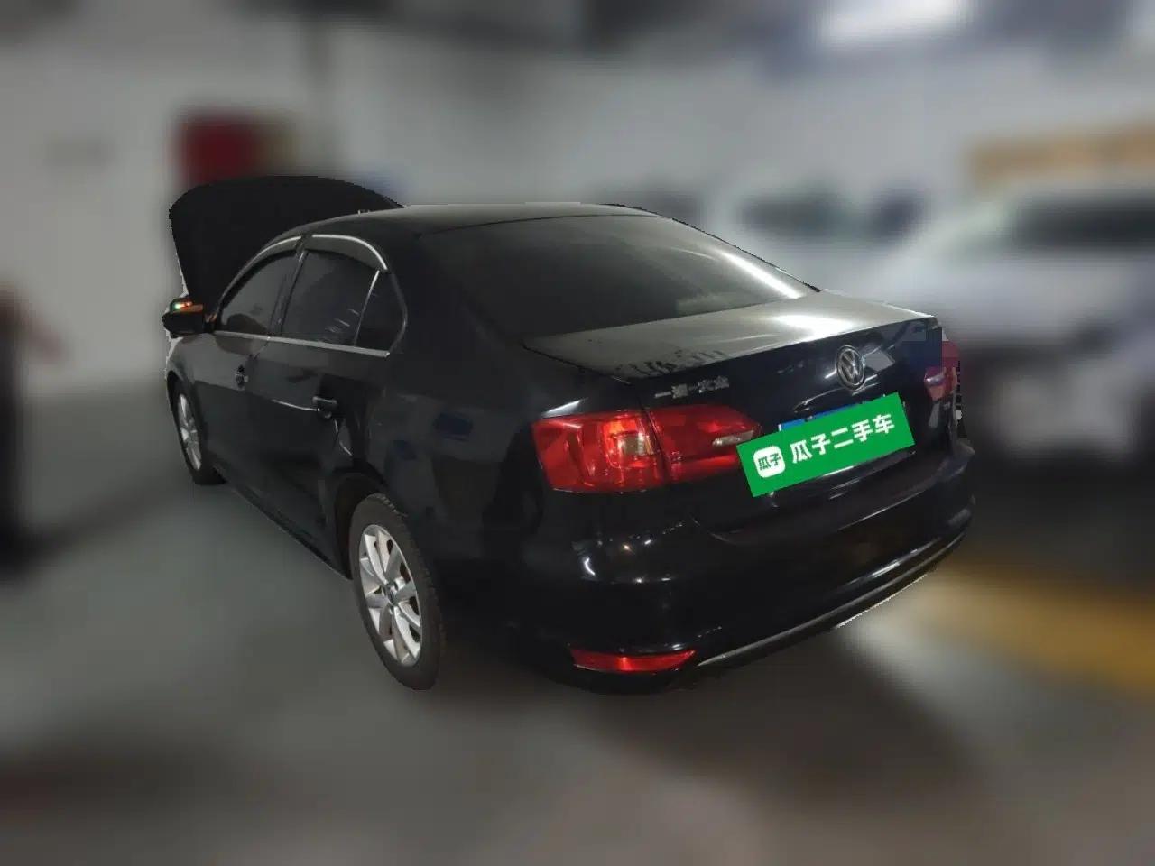 Volkswagen Sagitar 2012 1.4TSI Manual Luxury Model — миниатюра 4