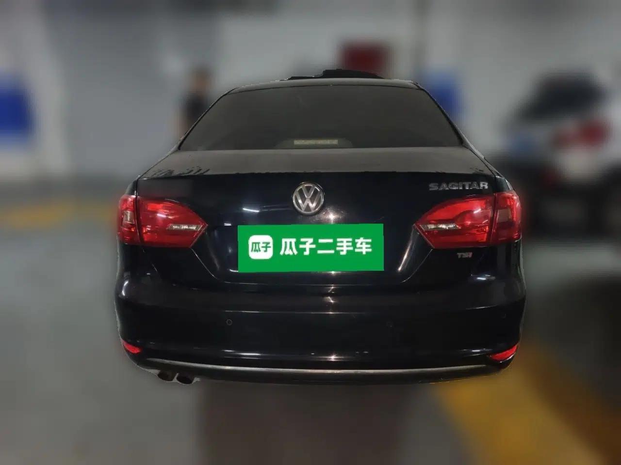 Volkswagen Sagitar 2012 1.4TSI Manual Luxury Model — миниатюра 5
