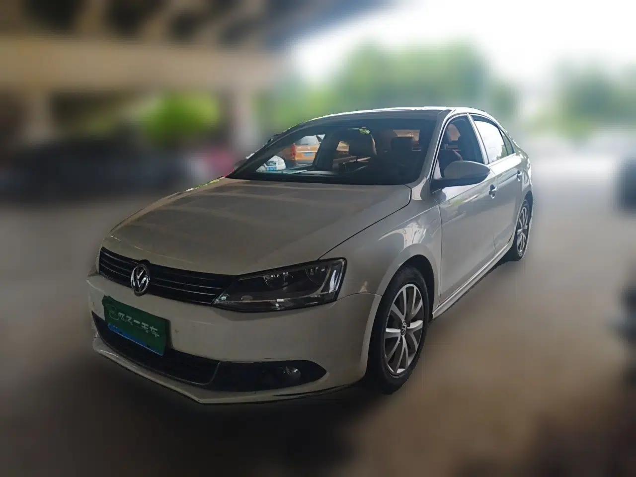 Volkswagen Sagitar 2012 1.6L Automatic Comfort Edition — миниатюра 1