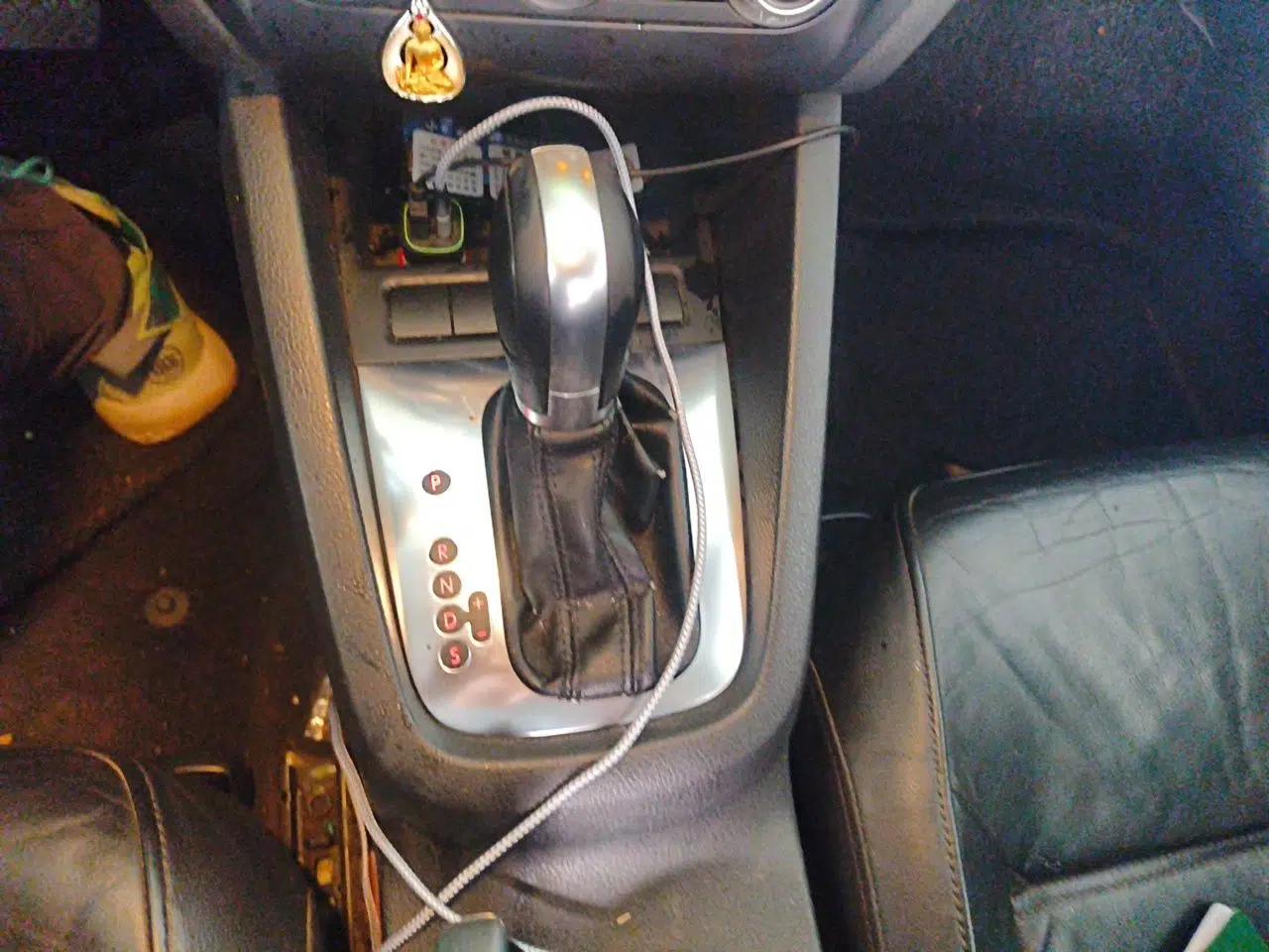 Volkswagen Sagitar 2012 1.6L Automatic Comfort Edition — миниатюра 14
