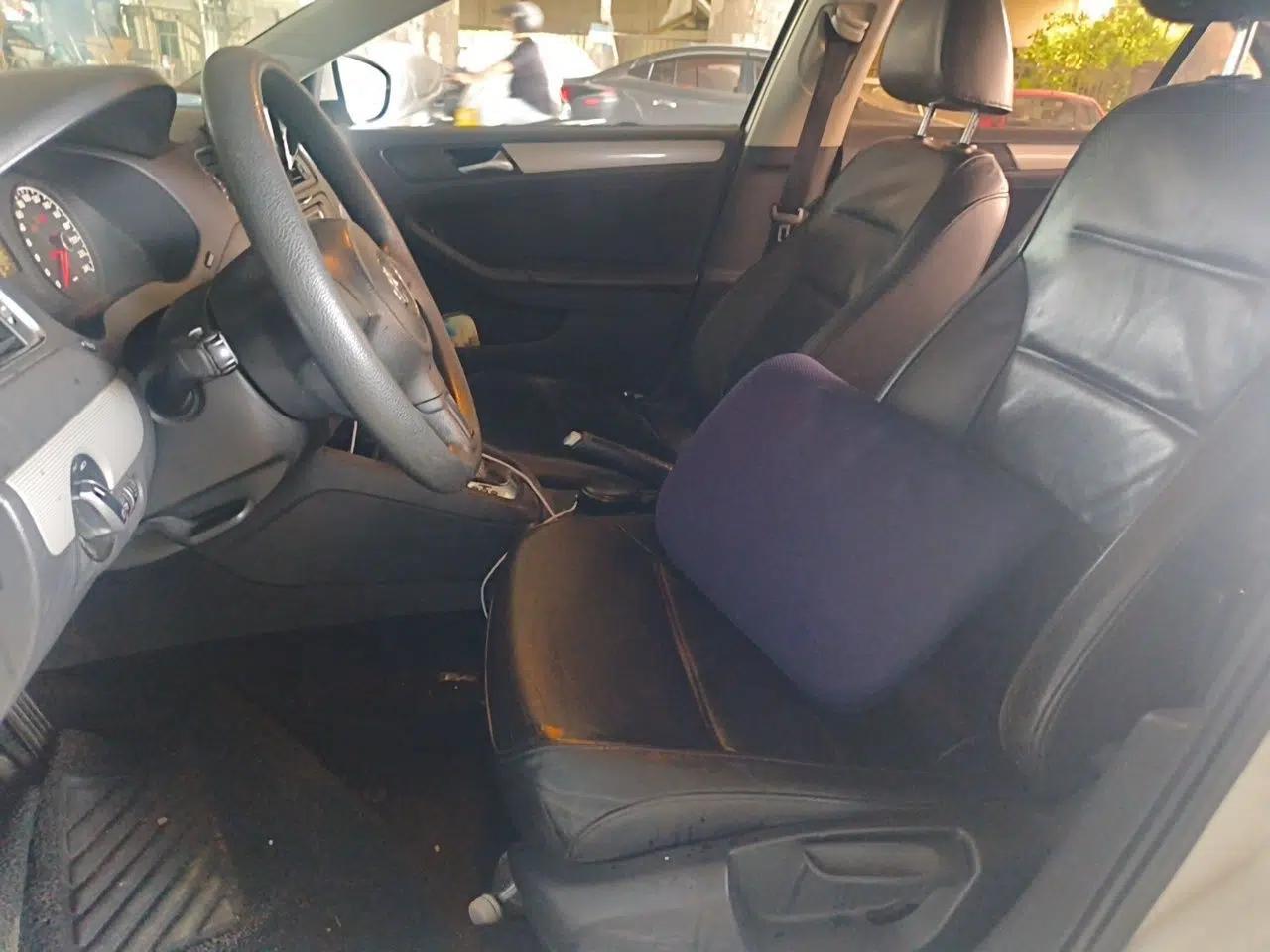 Volkswagen Sagitar 2012 1.6L Automatic Comfort Edition — миниатюра 15