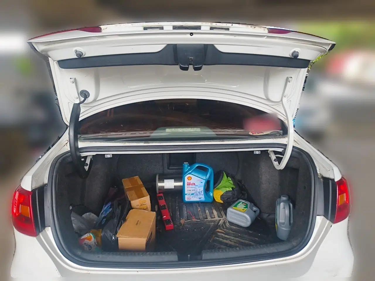 Volkswagen Sagitar 2012 1.6L Automatic Comfort Edition — миниатюра 19
