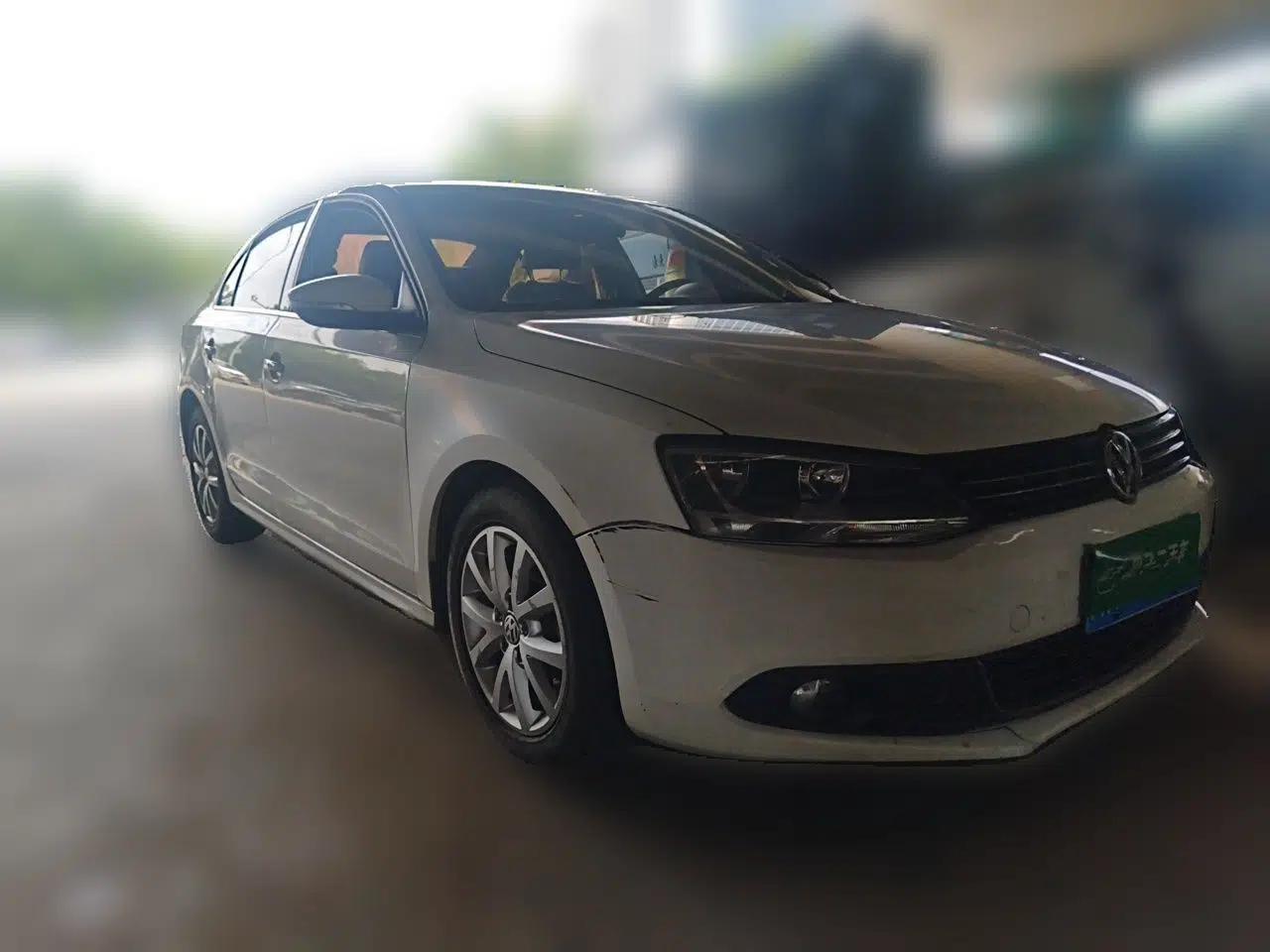 Volkswagen Sagitar 2012 1.6L Automatic Comfort Edition — миниатюра 3