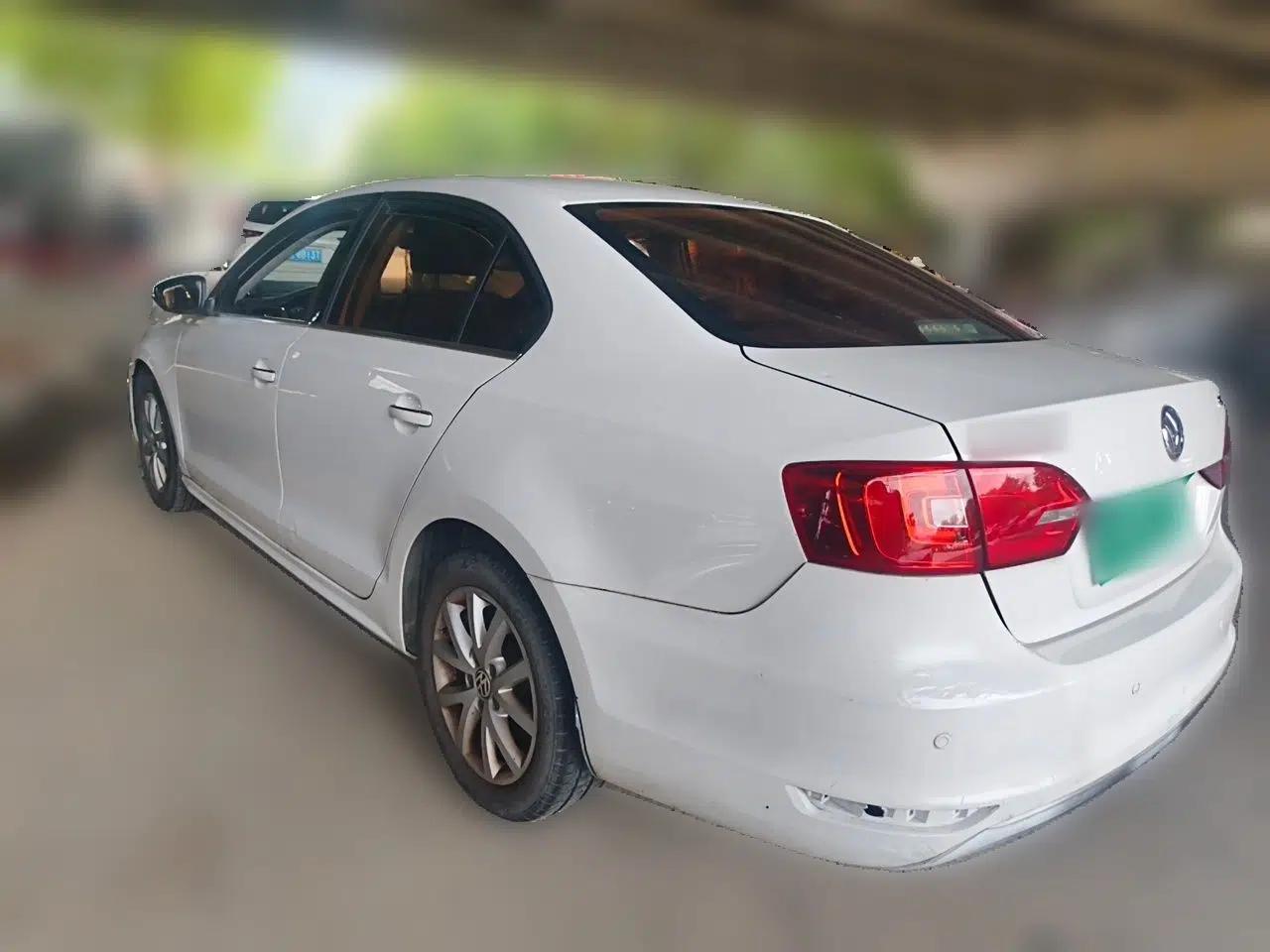 Volkswagen Sagitar 2012 1.6L Automatic Comfort Edition — миниатюра 4