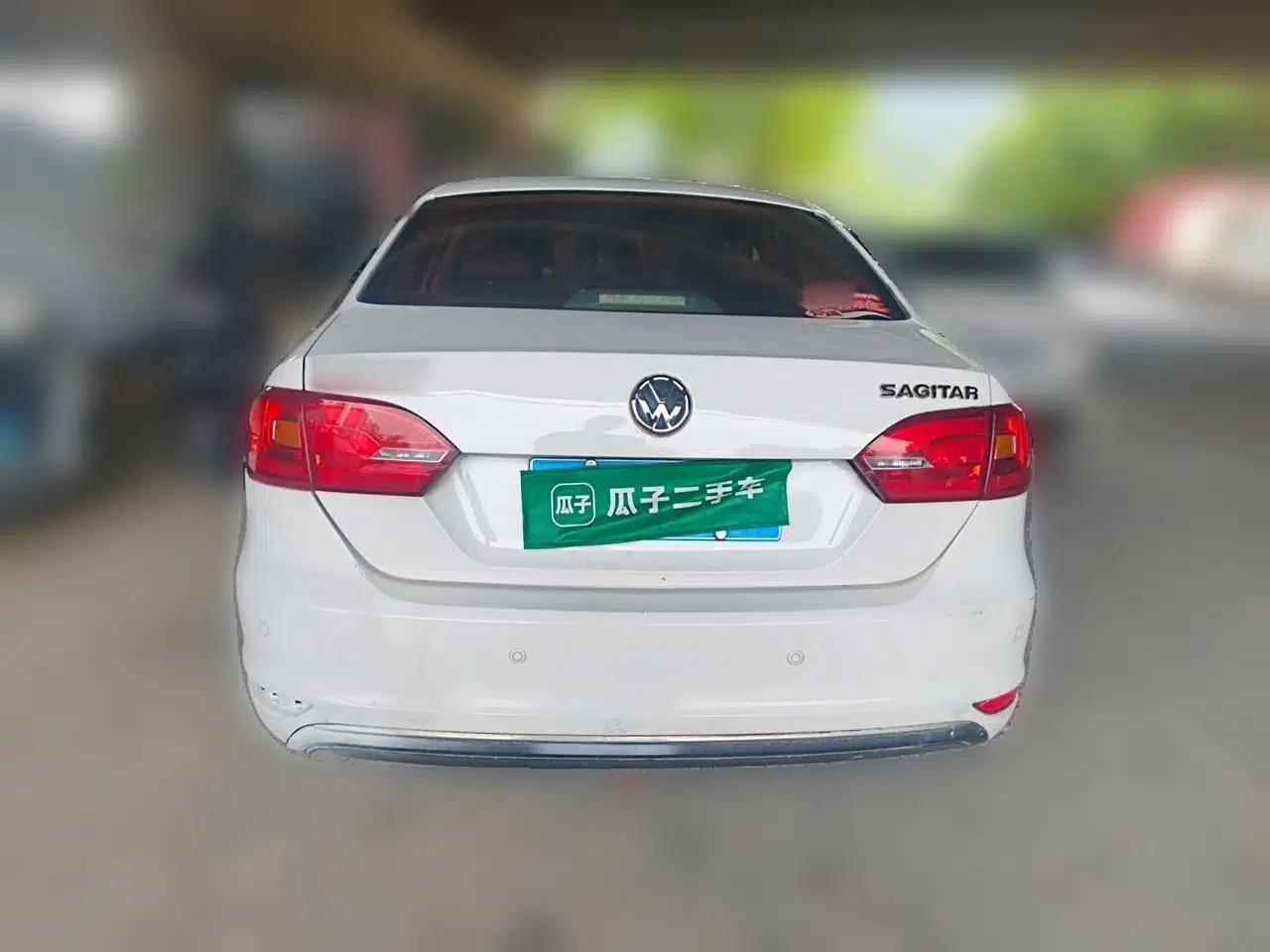 Volkswagen Sagitar 2012 1.6L Automatic Comfort Edition — миниатюра 5