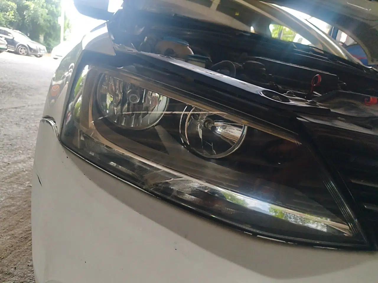 Volkswagen Sagitar 2012 1.6L Automatic Comfort Edition — миниатюра 7
