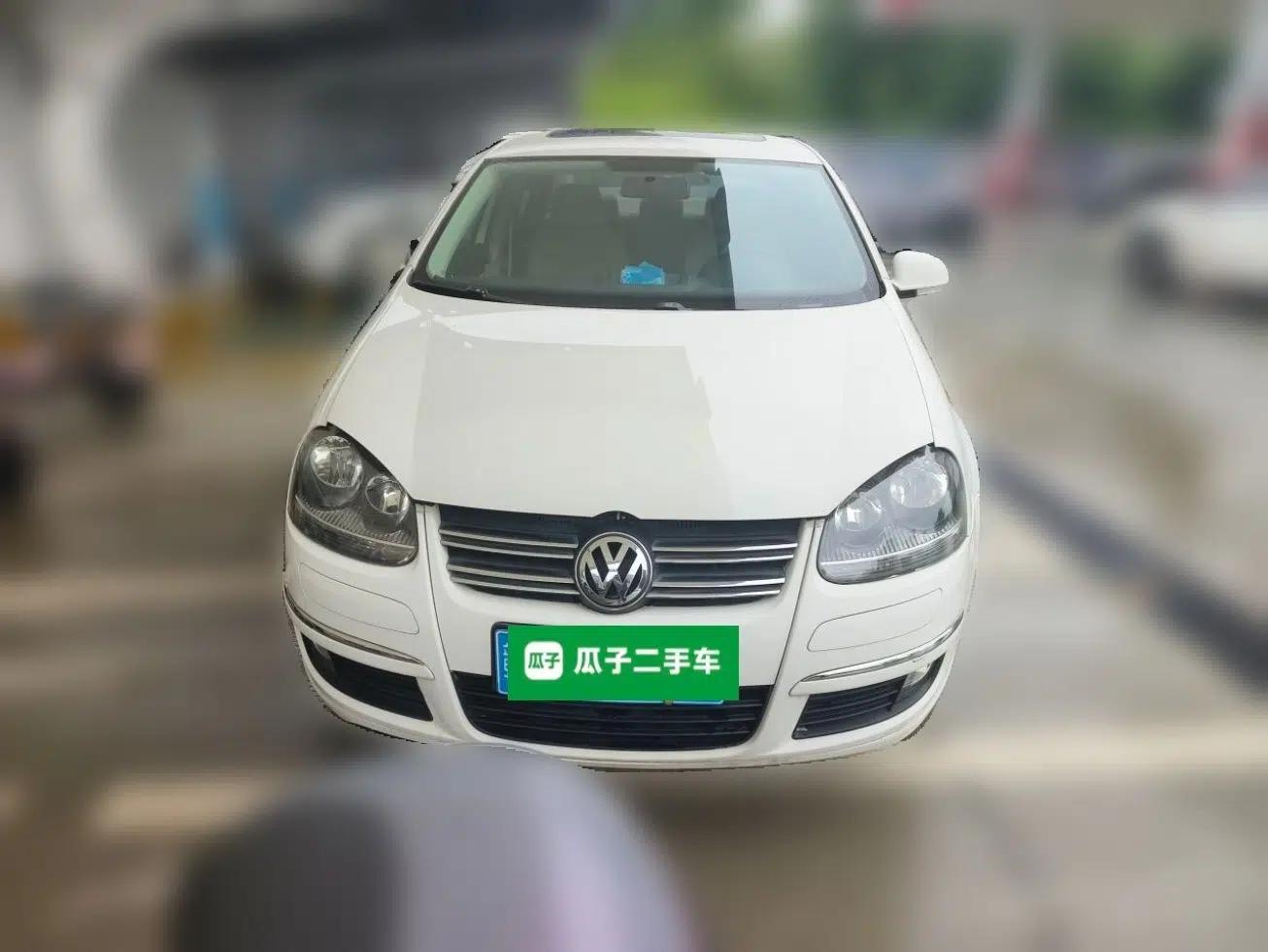 Volkswagen Sagitar 2011 1.6L Automatic Comfort Edition — миниатюра 2