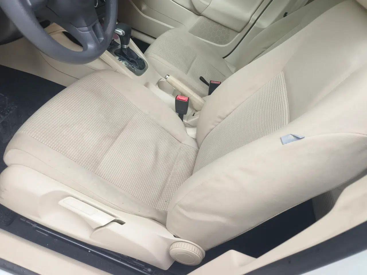 Volkswagen Sagitar 2011 1.6L Automatic Comfort Edition — миниатюра 15