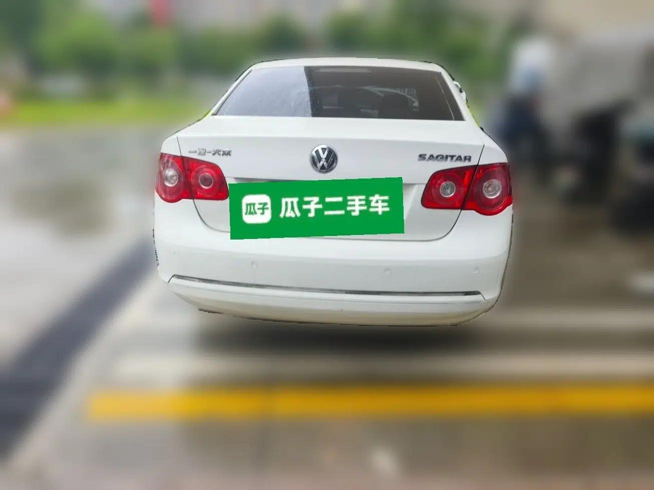 Volkswagen Sagitar 2011 1.6L Automatic Comfort Edition — миниатюра 5