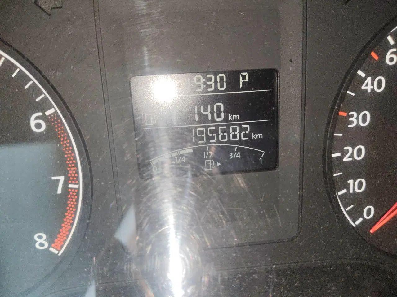 Volkswagen Sagitar 2014 1.6L Automatic Comfort Model — миниатюра 12