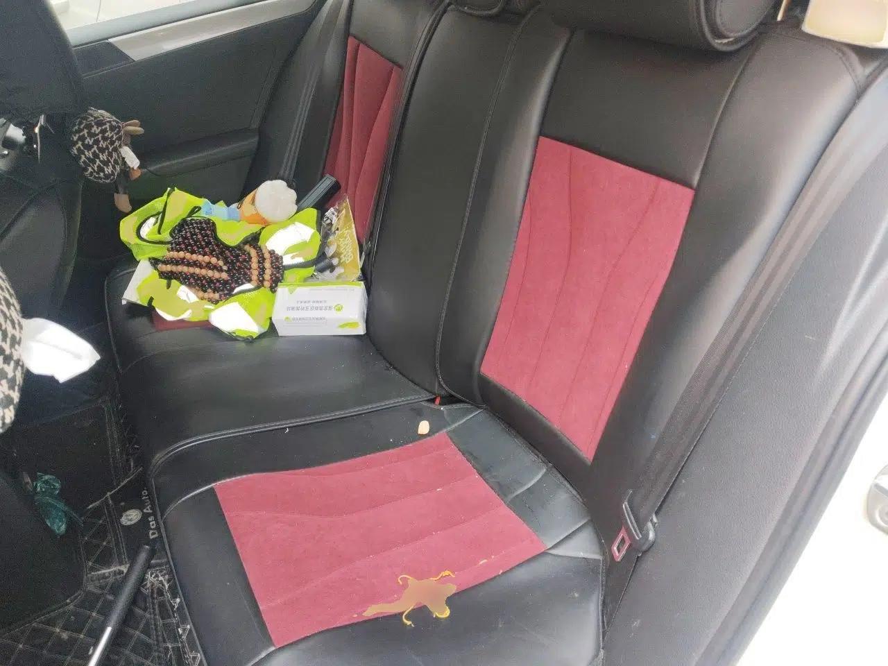 Volkswagen Sagitar 2014 1.6L Automatic Comfort Model — миниатюра 17