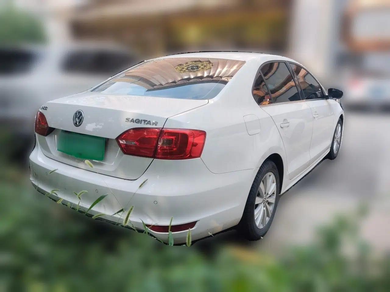 Volkswagen Sagitar 2014 1.6L Automatic Comfort Model — миниатюра 6