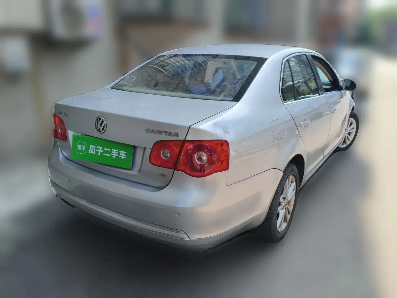 Volkswagen Sagitar 2011 1.4 TSI Manual Tech Model — миниатюра 6