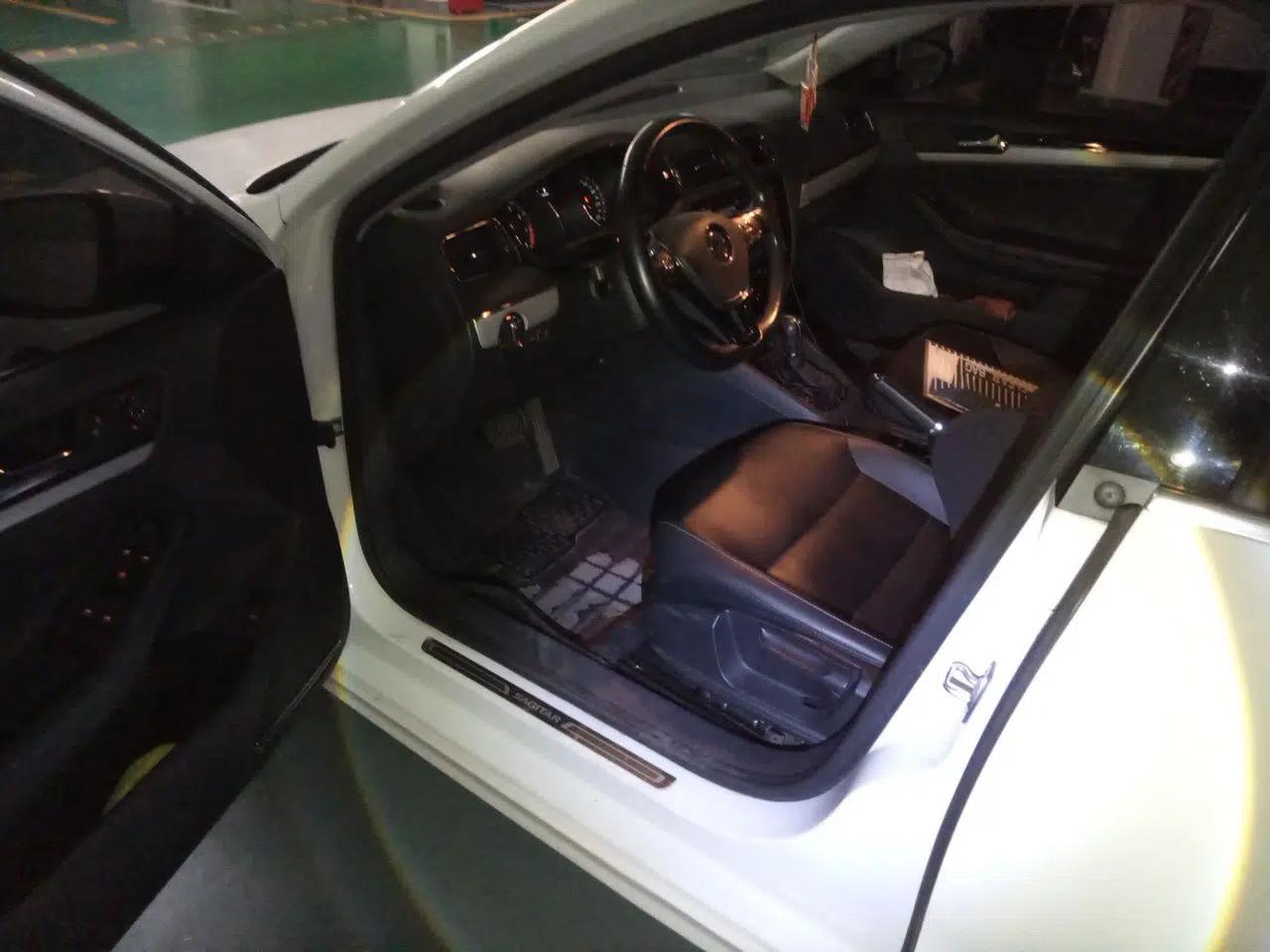 Volkswagen Sagitar 2017 180TSI Automatic Luxury Edition — миниатюра 16