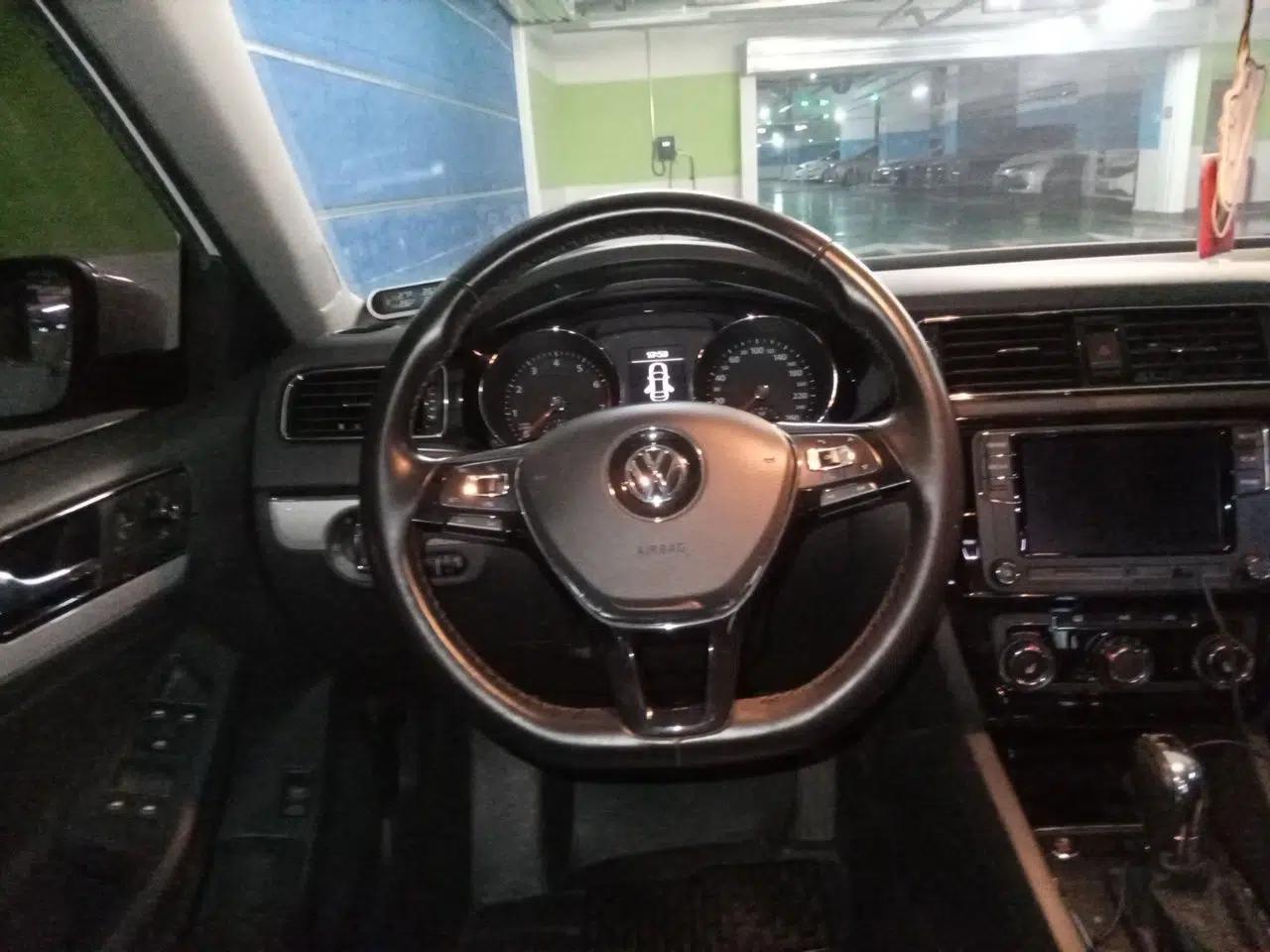 Volkswagen Sagitar 2017 180TSI Automatic Luxury Edition — миниатюра 10