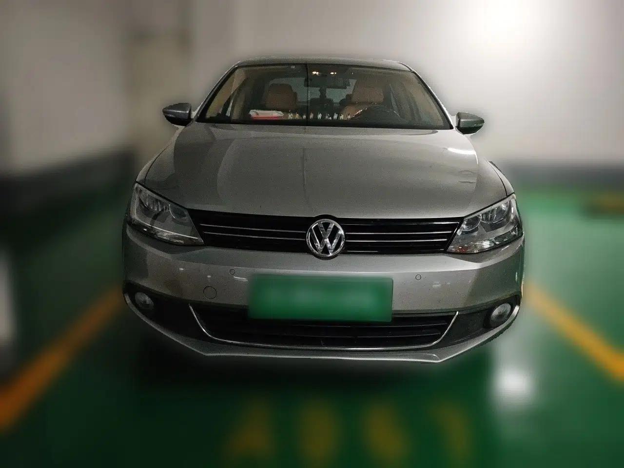 Volkswagen Sagitar 2014 Revised Version 1.4TSI Automatic Luxury Edition — миниатюра 2