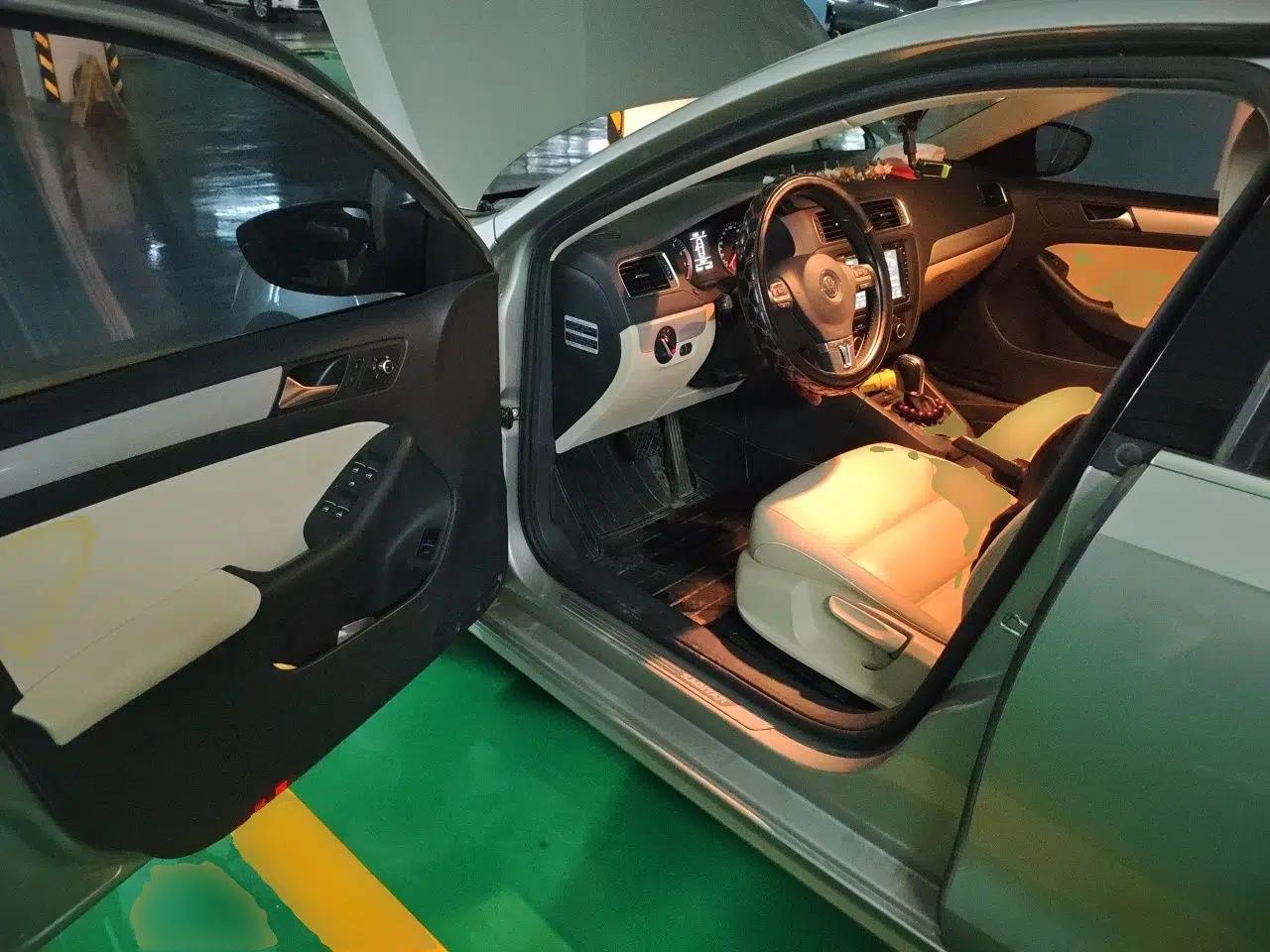 Volkswagen Sagitar 2014 Revised Version 1.4TSI Automatic Luxury Edition — миниатюра 16
