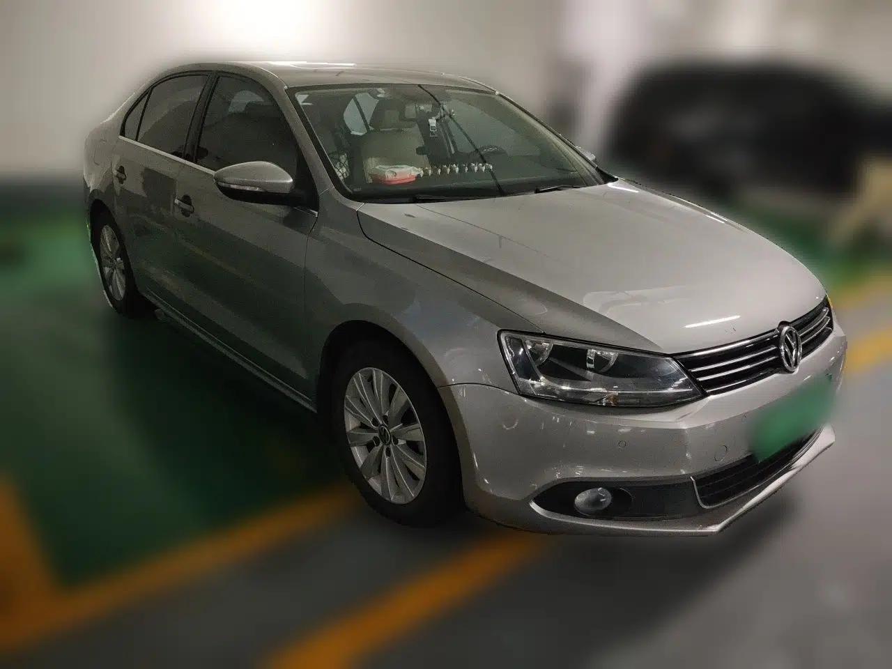 Volkswagen Sagitar 2014 Revised Version 1.4TSI Automatic Luxury Edition — миниатюра 3