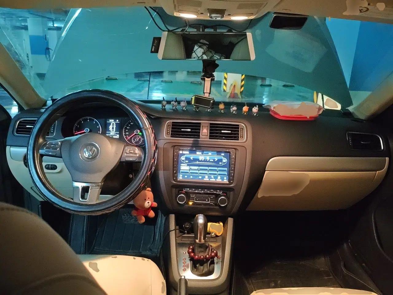 Volkswagen Sagitar 2014 Revised Version 1.4TSI Automatic Luxury Edition — миниатюра 9