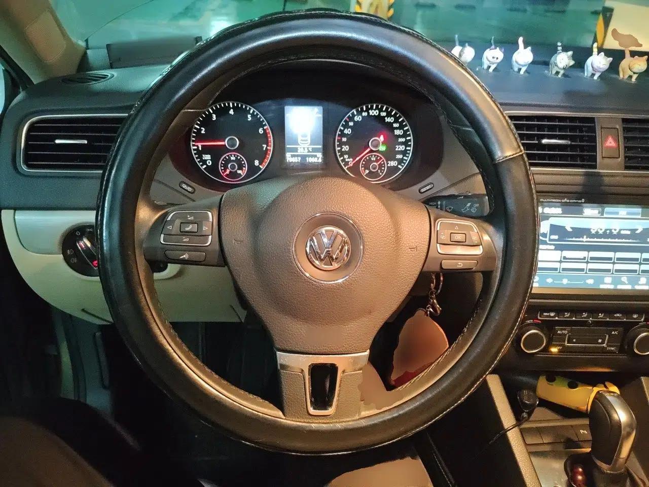 Volkswagen Sagitar 2014 Revised Version 1.4TSI Automatic Luxury Edition — миниатюра 10