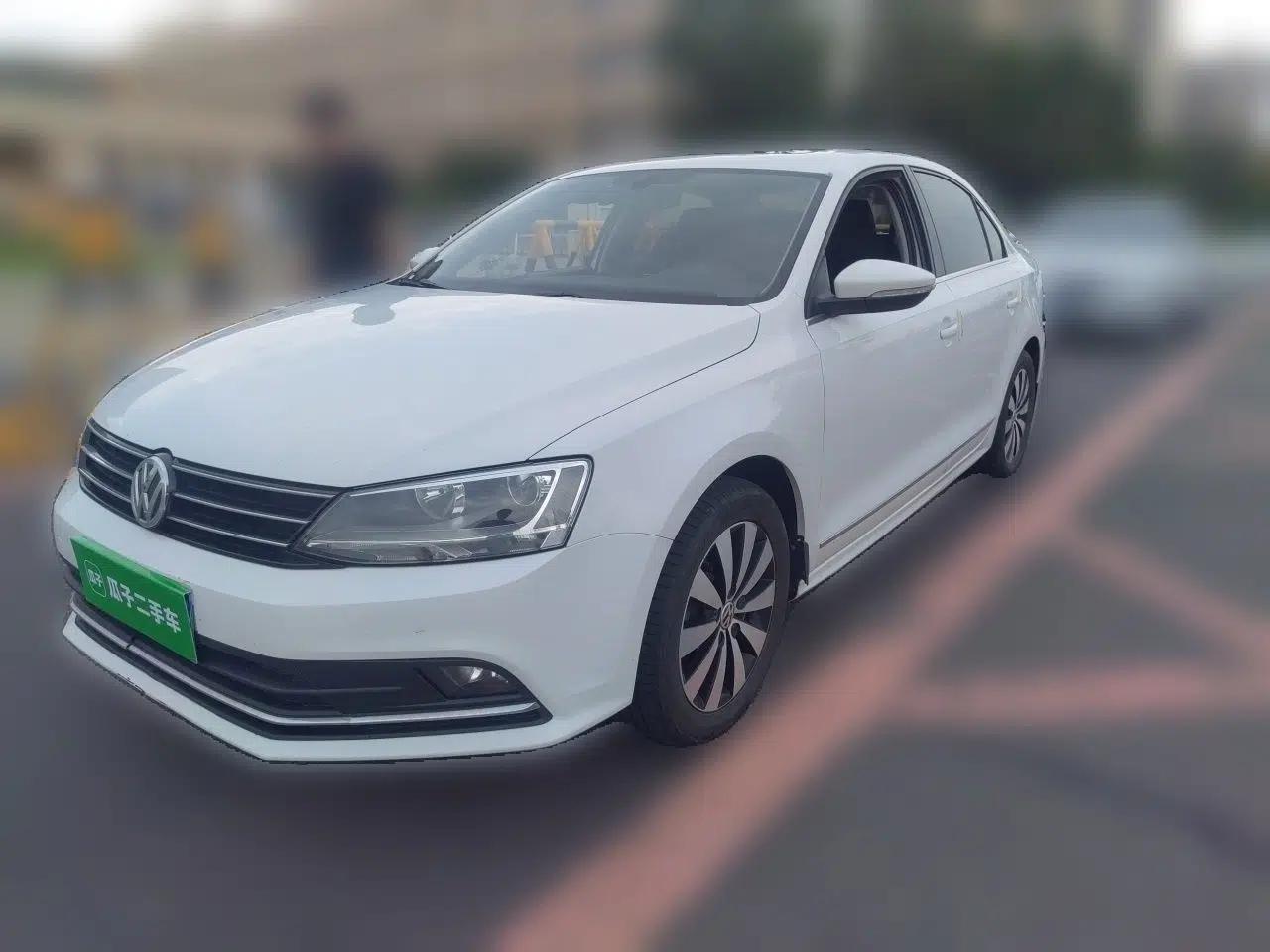 Volkswagen Sagitar 2018 1.6L Automatic Comfort Model — миниатюра 1