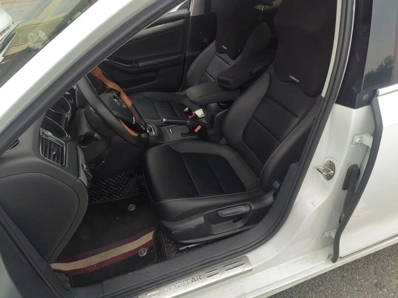 Volkswagen Sagitar 2018 1.6L Automatic Comfort Model — миниатюра 15