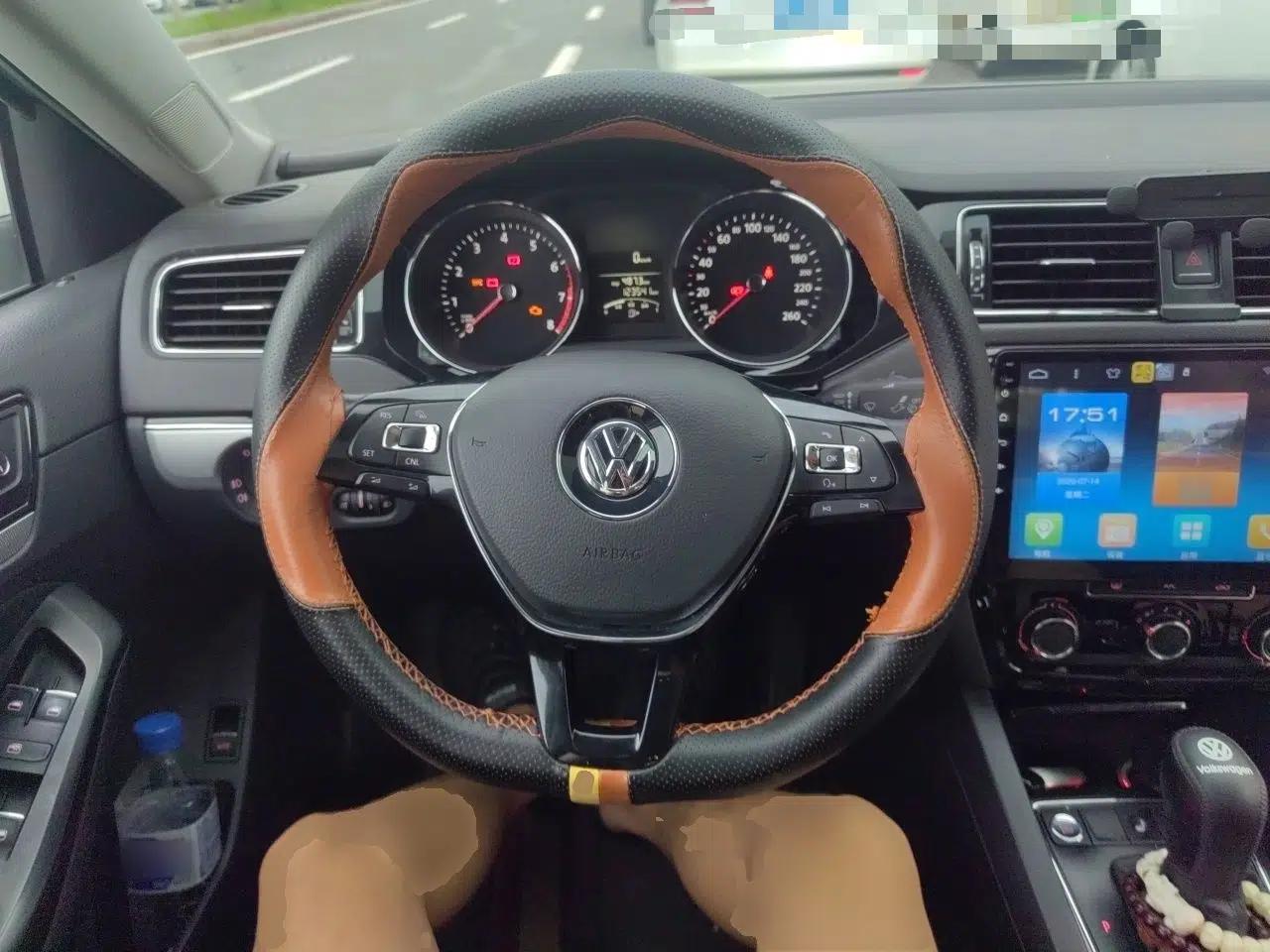 Volkswagen Sagitar 2018 1.6L Automatic Comfort Model — миниатюра 10