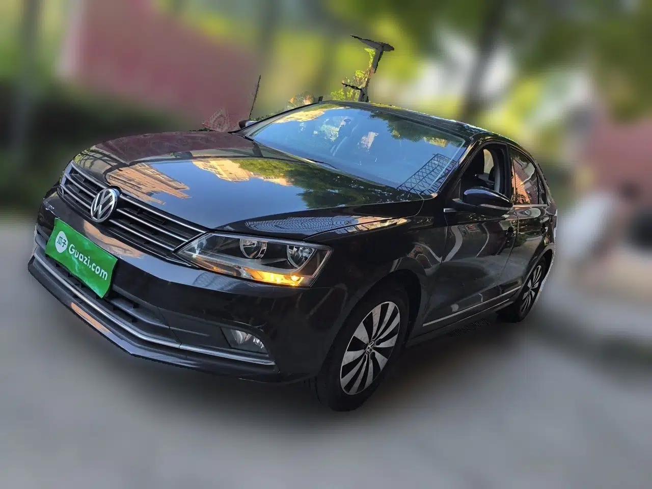 Volkswagen Sagitar 2018 1.6L Automatic Comfort Model — миниатюра 1