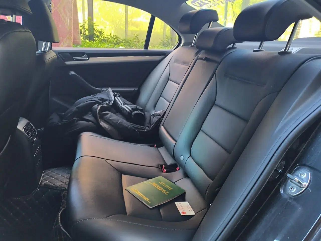 Volkswagen Sagitar 2018 1.6L Automatic Comfort Model — миниатюра 17