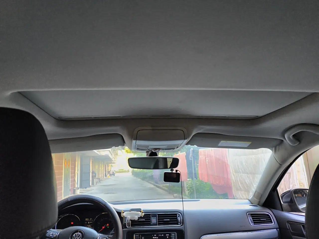 Volkswagen Sagitar 2018 1.6L Automatic Comfort Model — миниатюра 18