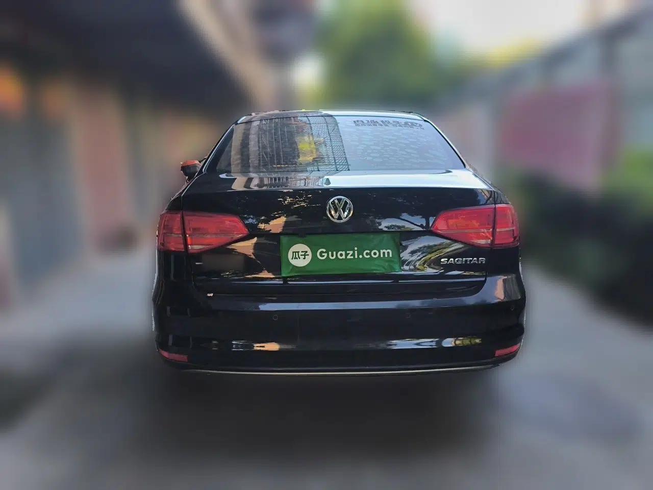 Volkswagen Sagitar 2018 1.6L Automatic Comfort Model — миниатюра 5