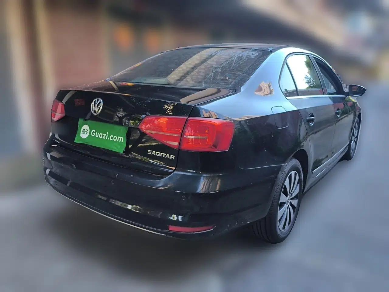 Volkswagen Sagitar 2018 1.6L Automatic Comfort Model — миниатюра 6