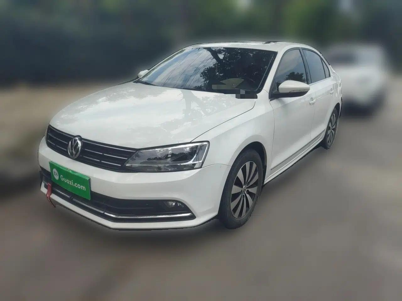 Volkswagen Sagitar 2018 1.6L Automatic Comfort Model — миниатюра 1
