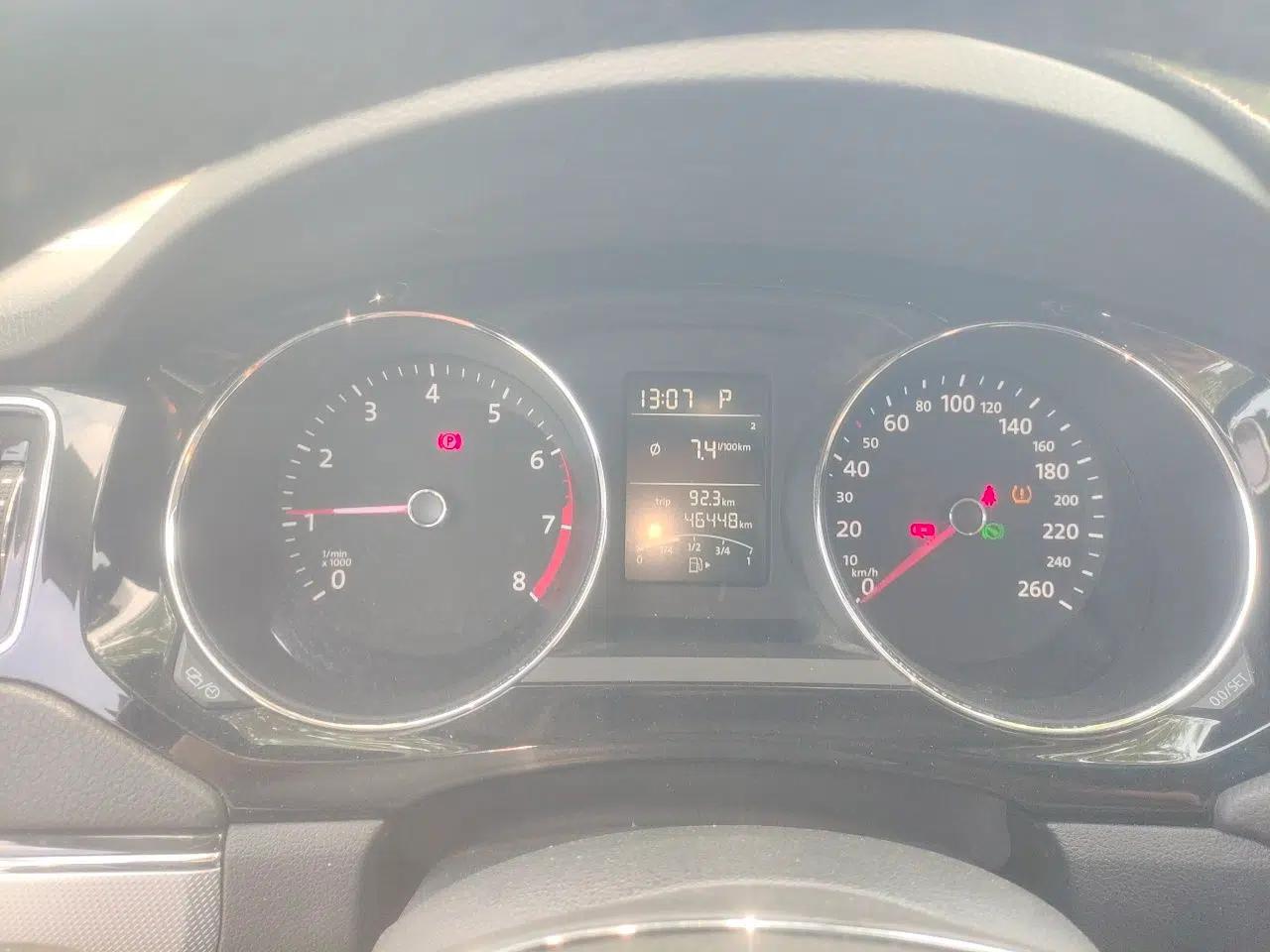 Volkswagen Sagitar 2018 1.6L Automatic Comfort Model — миниатюра 11