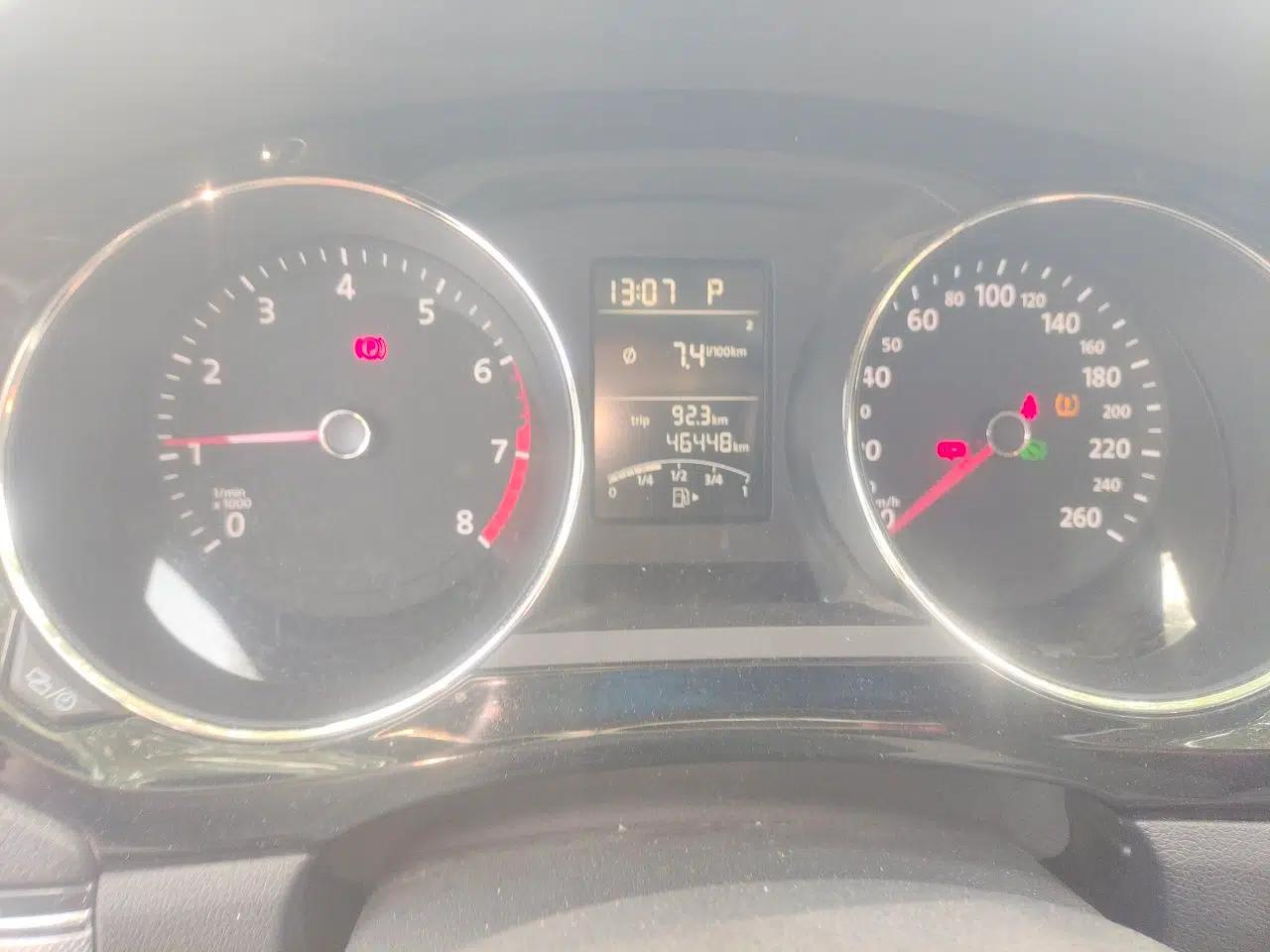 Volkswagen Sagitar 2018 1.6L Automatic Comfort Model — миниатюра 12