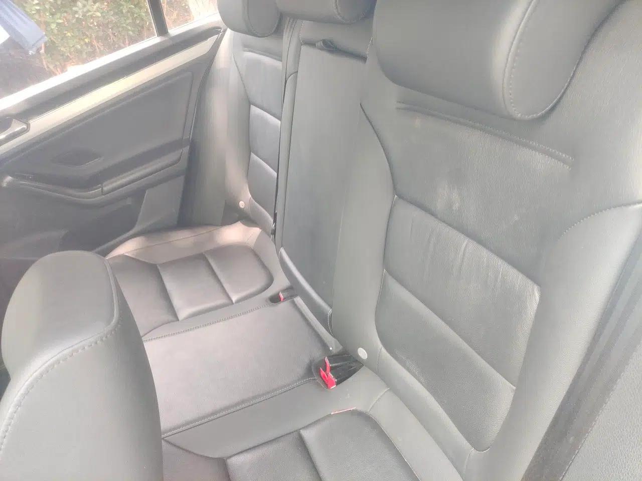 Volkswagen Sagitar 2018 1.6L Automatic Comfort Model — миниатюра 17