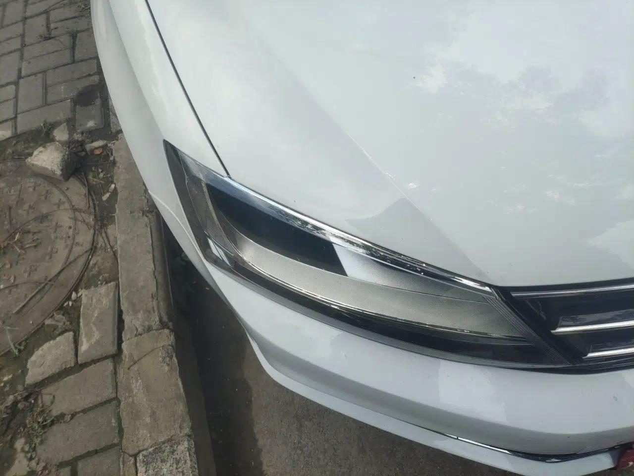 Volkswagen Sagitar 2018 1.6L Automatic Comfort Model — миниатюра 7