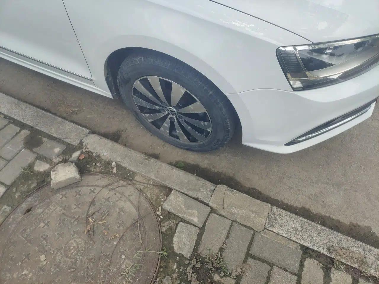 Volkswagen Sagitar 2018 1.6L Automatic Comfort Model — миниатюра 8