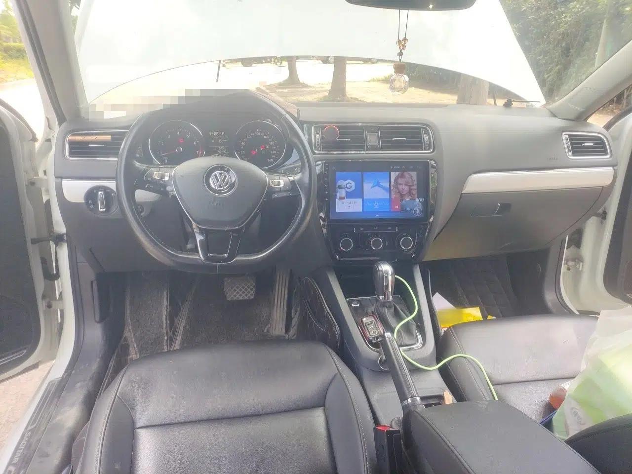 Volkswagen Sagitar 2018 1.6L Automatic Comfort Model — миниатюра 9