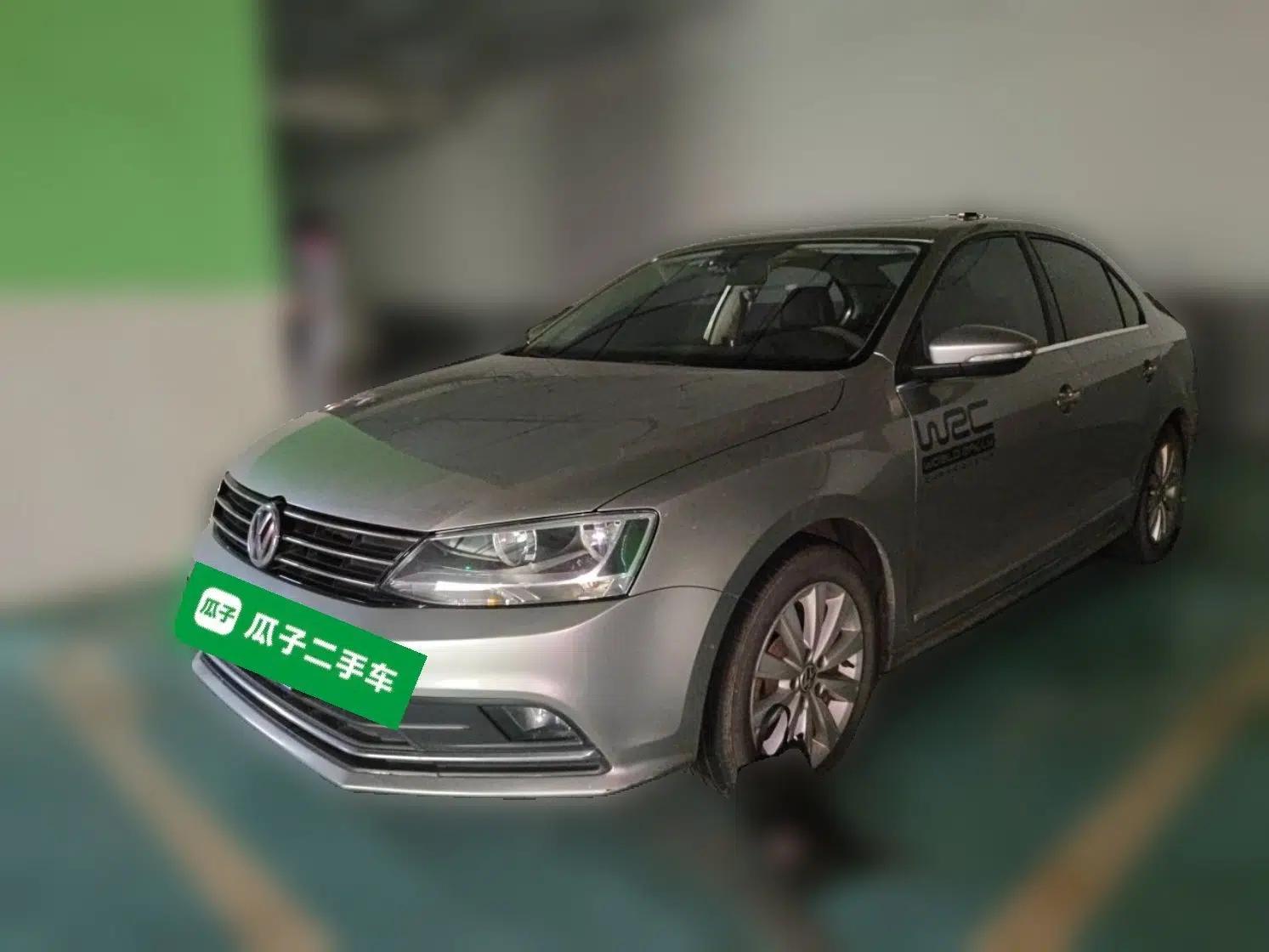 Volkswagen Sagitar 2015 1.6L Automatic Comfort Model — миниатюра 1