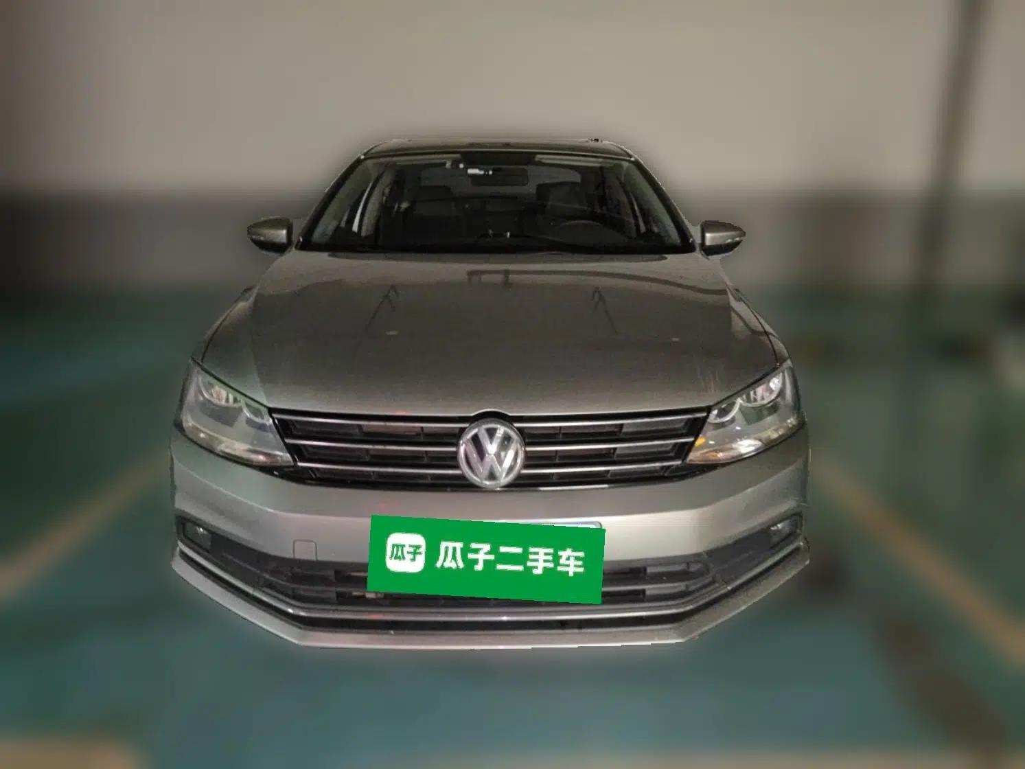 Volkswagen Sagitar 2015 1.6L Automatic Comfort Model — миниатюра 2