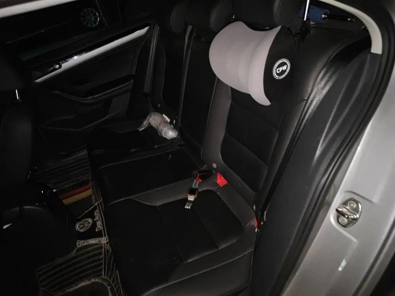 Volkswagen Sagitar 2015 1.6L Automatic Comfort Model — миниатюра 17