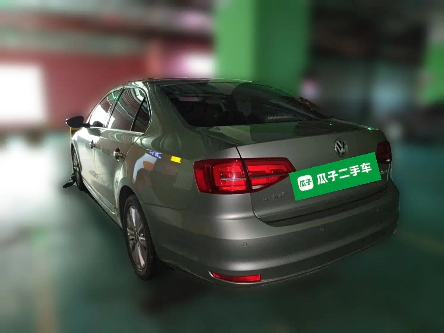 Volkswagen Sagitar 2015 1.6L Automatic Comfort Model — миниатюра 4
