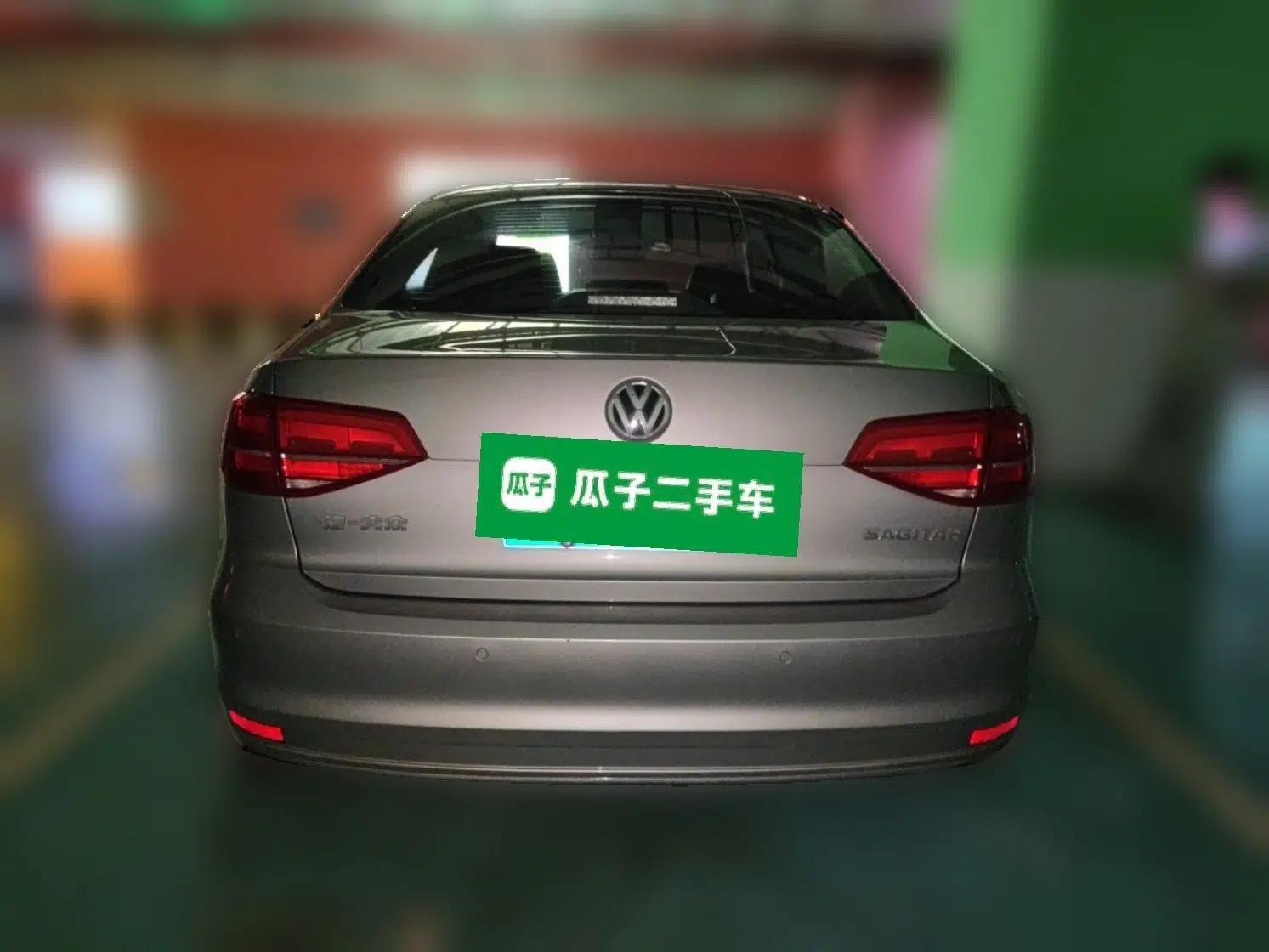 Volkswagen Sagitar 2015 1.6L Automatic Comfort Model — миниатюра 5