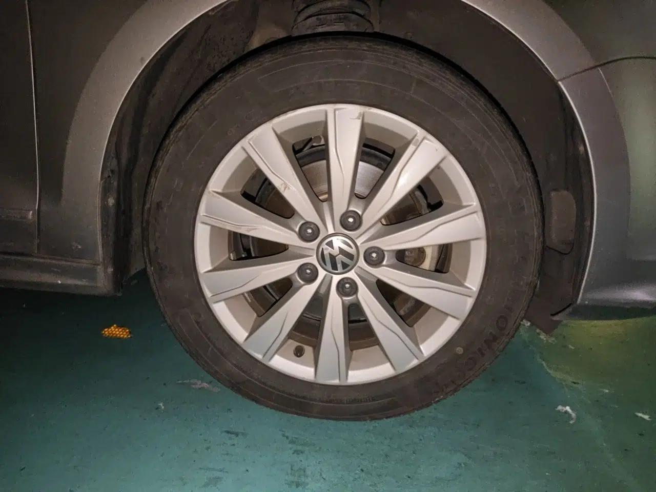 Volkswagen Sagitar 2015 1.6L Automatic Comfort Model — миниатюра 8
