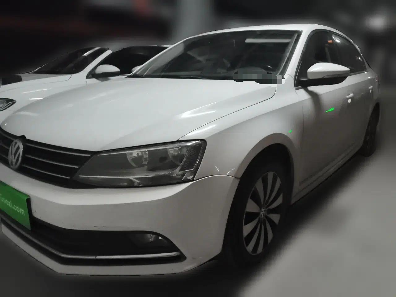 Volkswagen Sagitar 2017 1.6L Automatic Comfort Model — миниатюра 1